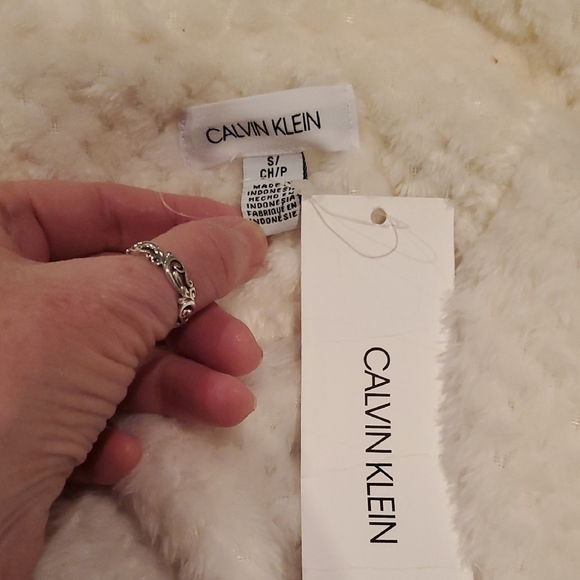 Calvin Klien Women's Cream Textured Fleece Jacket. Size S. - Picture 5 of 7